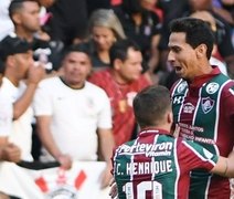 Com erro de Cássio, Fluminense vence Corinthians e se livra da zona de rebaixamento no Brasileiro