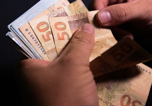 Bancos começam a oferecer o Desenrola, mas atendimento ainda é limitado