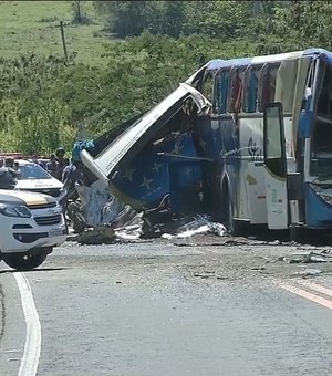 Empresa de ônibus envolvida em acidente com mais de 40 mortos é clandestina