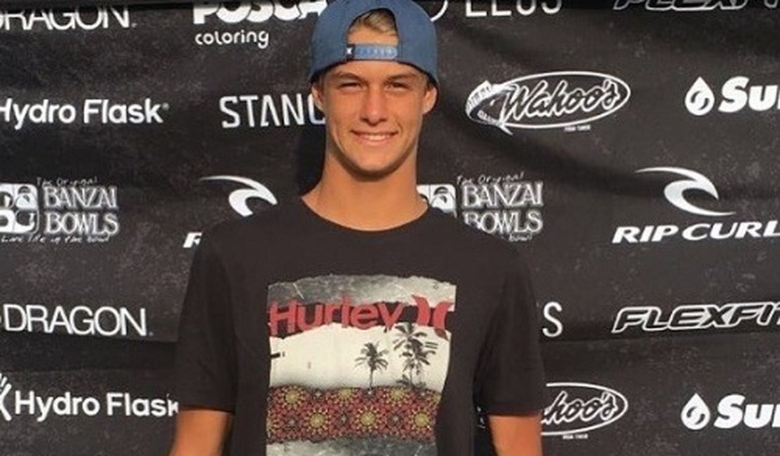 Surfista de 16 anos morre ao tentar pegar onda gerada pelo furacão Irma