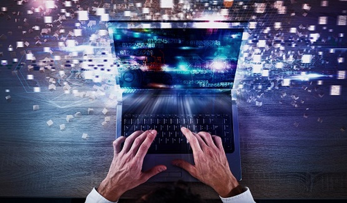 Internet completa 50 anos cercada de polêmicas