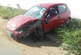 Vídeo: Colisão entre carro e moto deixa um ferido em Arapiraca