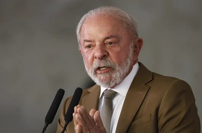 Lula zera imposto e subsidia diesel para conter alta do petróleo