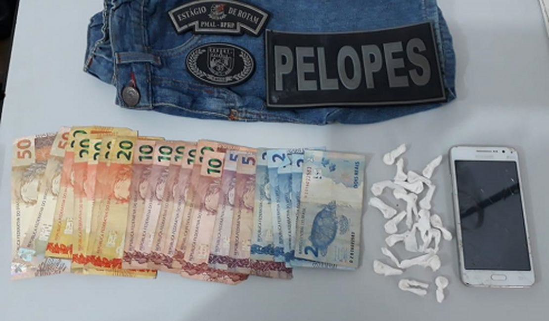 Pelopes apreende droga escondida em roupa de criança e prende mulher, em Arapiraca