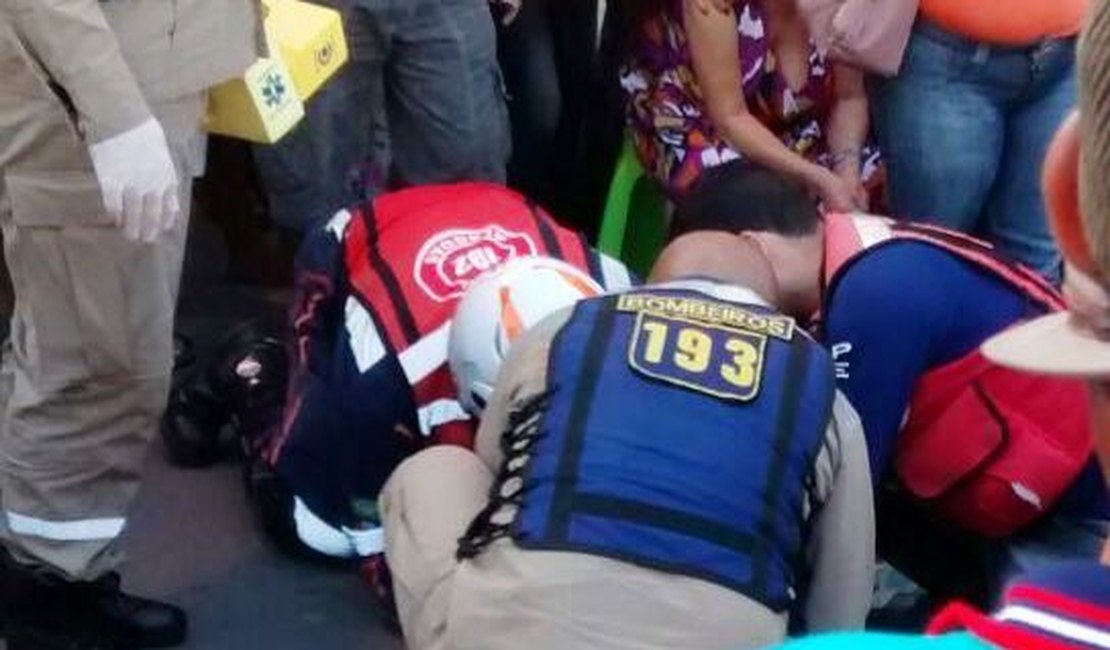 Mototaxista e criança ficam feridos após acidente em Arapiraca