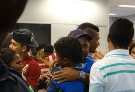 Meninos levados para RJ voltam para Alagoas