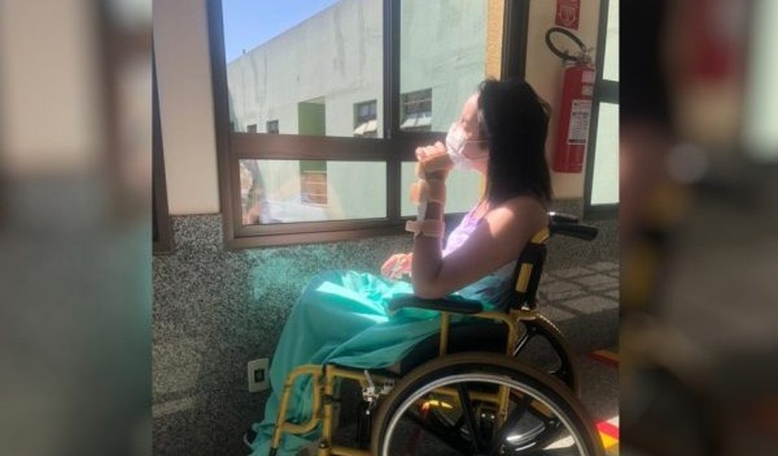 Garota de 13 anos perde parte dos movimentos após se engasgar com carne