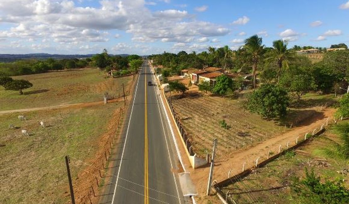 Estado entrega 12 quilômetros de recuperação ao acesso de Feira Grande