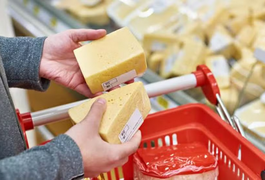 Por que preço do leite desabou, mas queijo e manteiga continuam caros?