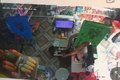 Mulher é flagrada por câmera de segurança furtando dinheiro de mercadinho em Arapiraca