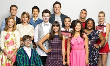 Glee: Ryan Murphy diz que roteiro do reboot está pronto e elenco original está animado