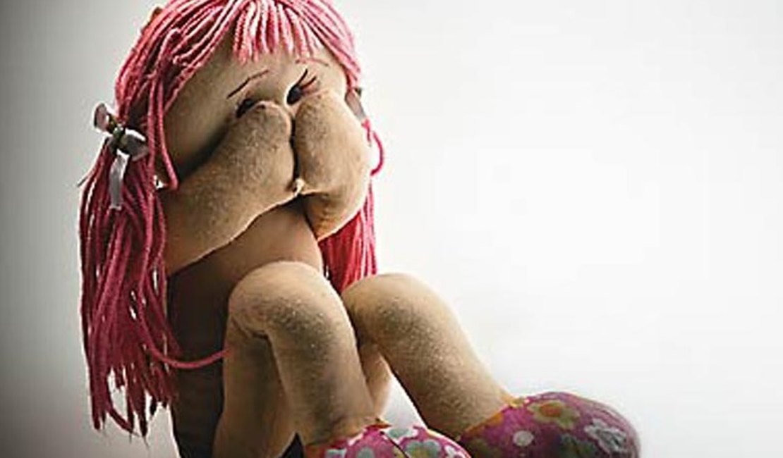 Polícia investiga pai por suspeita de engravidar criança de 12 anos