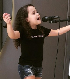 Alagoana de Maceió, Lorena França está no time Brown do The Voice Kids