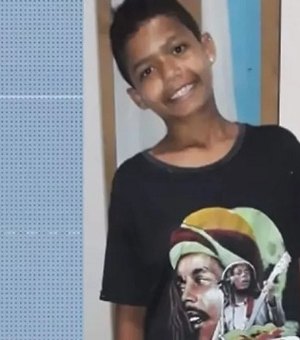 Polícia coleta material no local em que menino Kauã foi encontrado morto em Arapiraca