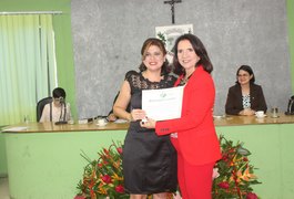 Professora da Ufal é homenageada pela Câmara Municipal de Arapiraca