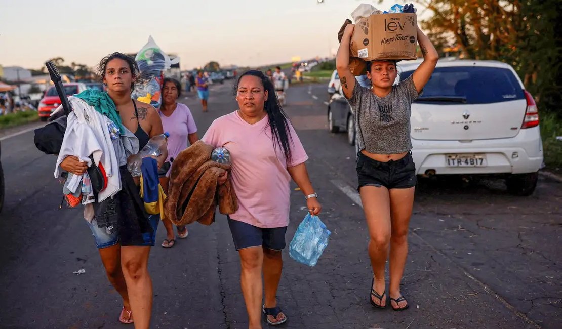 Governo federal anuncia Pix de R$ 5,1 mil para famílias do RS