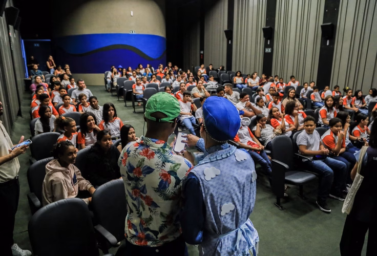Prefeitura de Penedo conscientiza estudantes sobre benefícios da vacinação e problemas causados por fake news