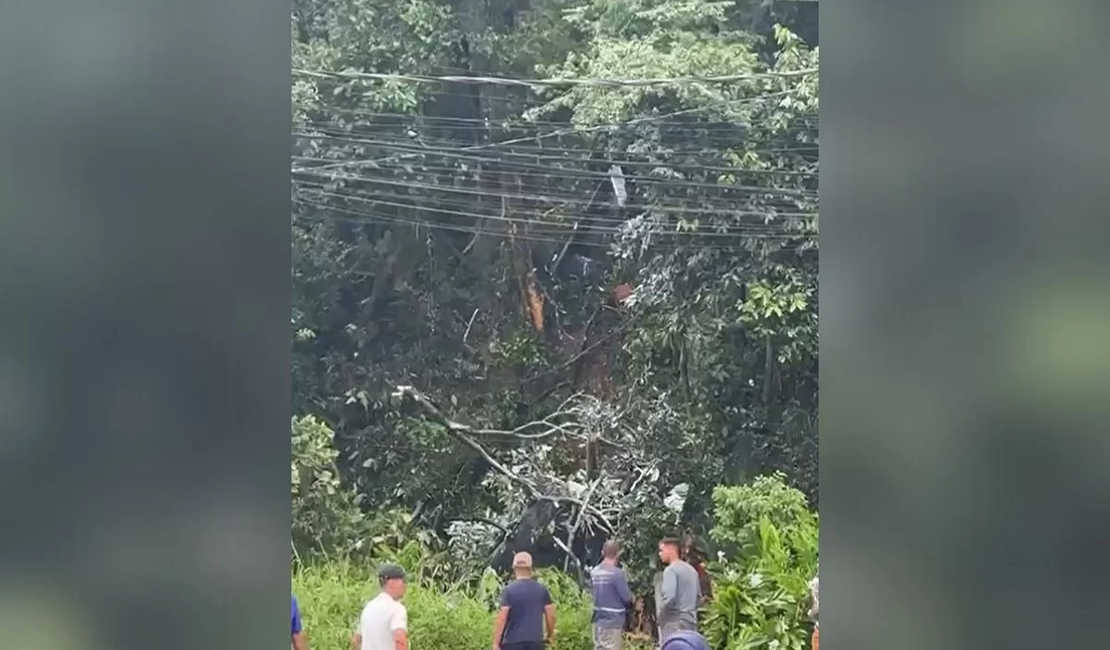 Helicóptero com 7 pessoas cai na cidade de Barueri