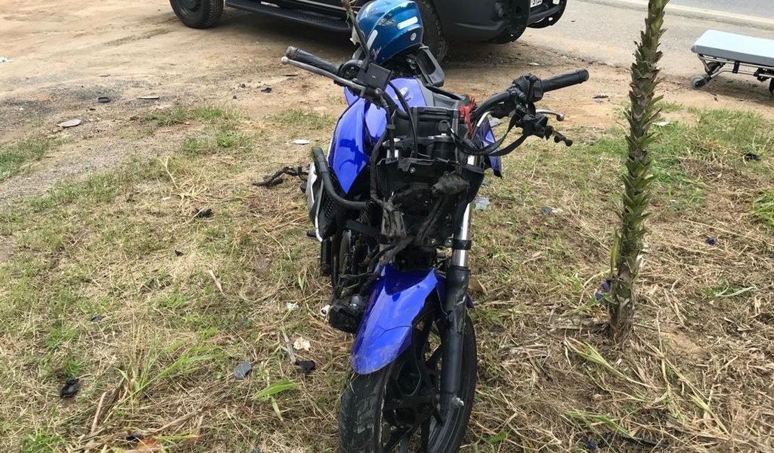 Motociclista fica gravemente ferido após colisão com carro em União