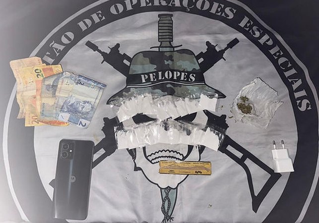Suspeito de tráfico é preso com drogas após tentar fugir da polícia no Sertão de Alagoas