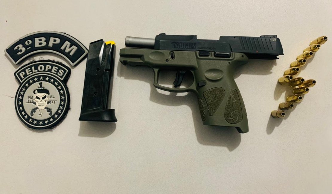 Homem embriagado é preso com arma dentro de barbearia, em Arapiraca