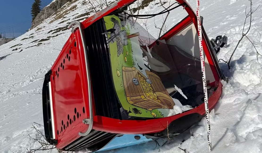 Cabine de teleférico despenca de montanha na Suíça com uma pessoa dentro