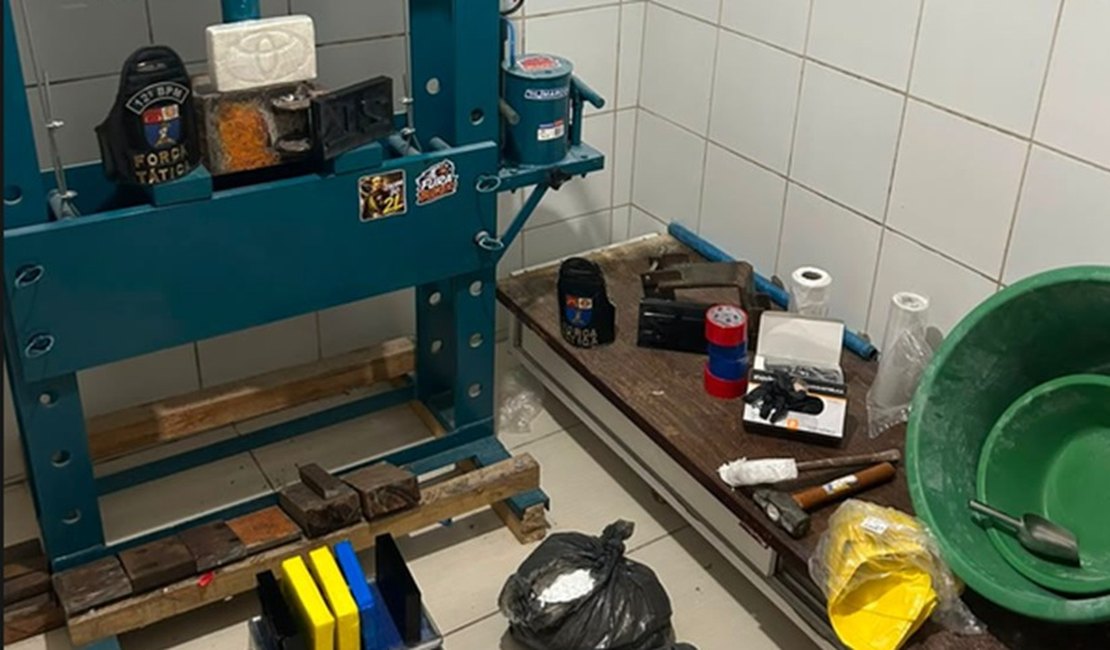 Força Tática do 12° BPM estoura laboratório de cocaína no Santos Dumont