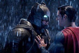 'Batman vs Superman' e 'Hillary's América' vencem Framboesa de Ouro