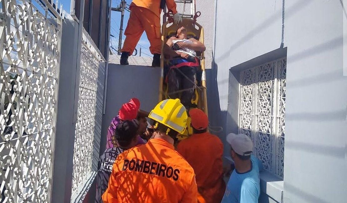 Homem sofre descarga elétrica em cima de residência no Sertão alagoano