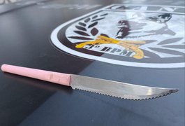 Homem é flagrado com faca durante patrulhamento no Centro de Arapiraca