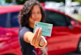 Governador entrega CNH aos primeiros aprovados no Programa CNH do Trabalhador nesta terça-feira (16)