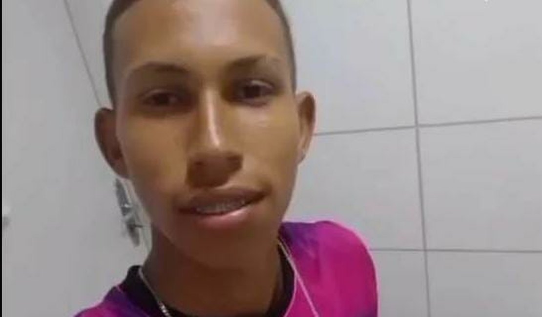 Motociclista morre em batida com caminhão em Lagoa da Canoa