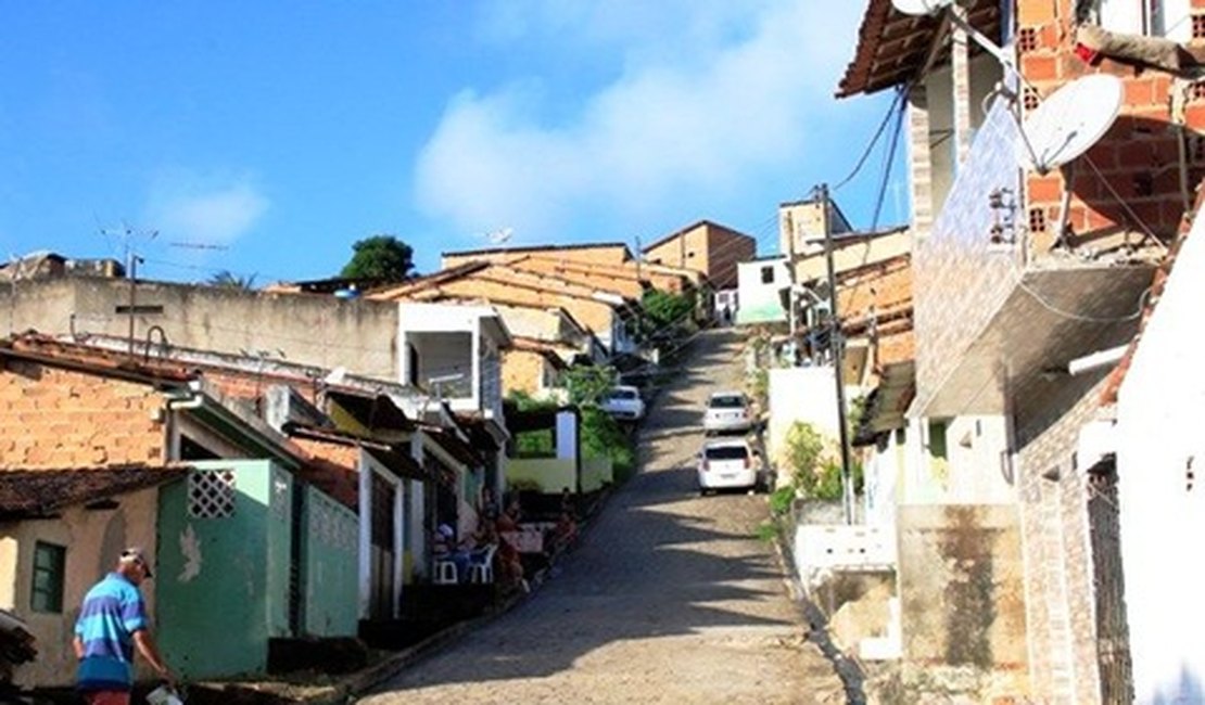 MPE, MPF, DPU e DPE, MPF esclarecem proposta diferenciada aos moradores da encosta do Mutange