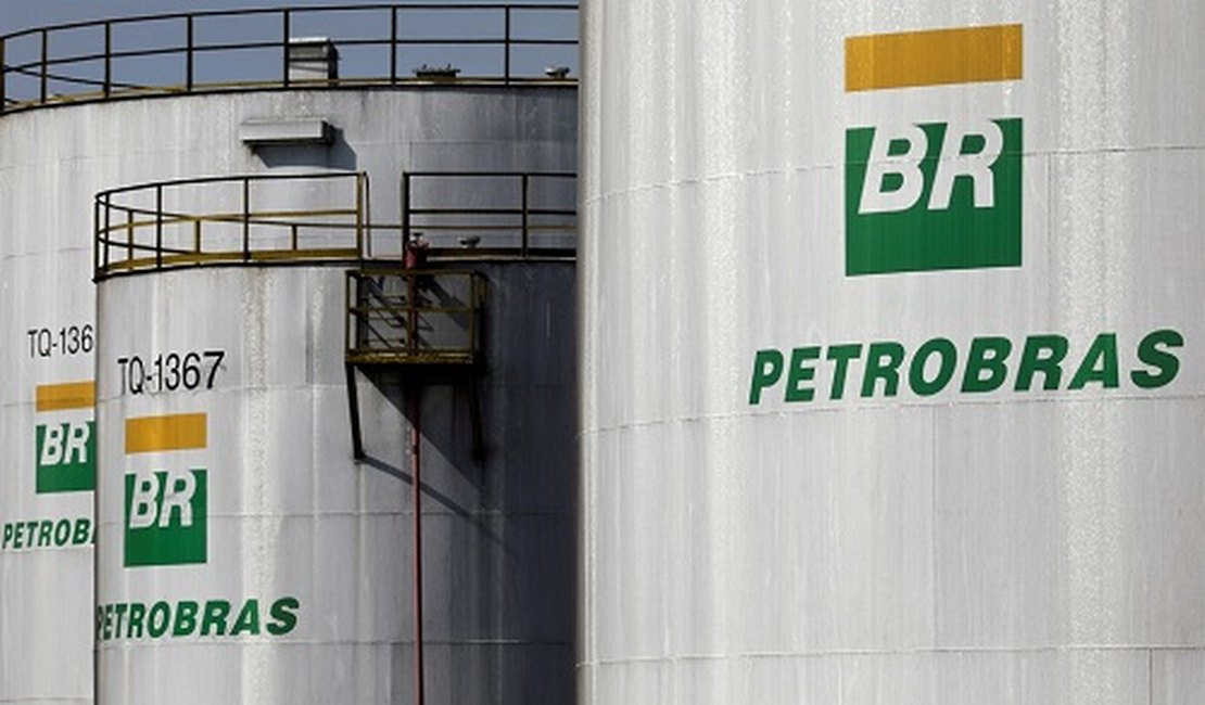 Petrobras volta a reduzir preço dos combustíveis nas refinarias