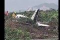 Avião de pequeno porte cai em praia de Navegantes (SC)