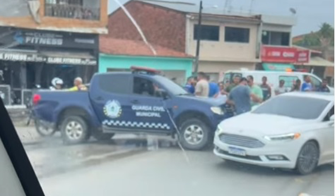 Adolescente fica ferido após acidente entre moto e carro em Japaratinga