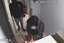 Polícia divulga imagens de tentativa de assalto a banco no interior de Alagoas
