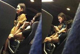 Atriz Bruna Marquezine é flagrada em colo de rapaz