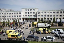 Ataque a tiros deixa alunos e professores mortos em escola da Rússia