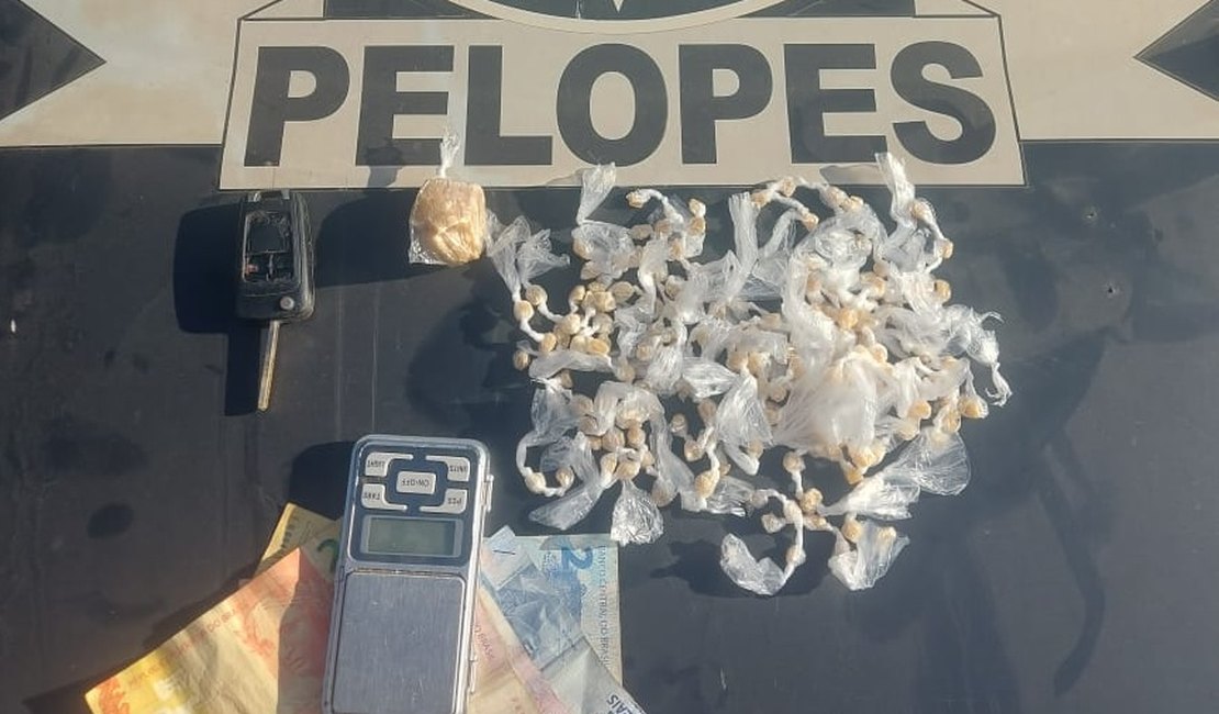 Homem é preso por tráfico de drogas durante ação do Pelopes em bairro de Arapiraca