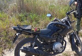 Radiopatrulha e Falcão 4 recuperam motocicleta roubada em Arapiraca