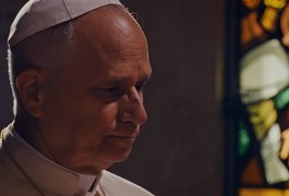 Papa tenta atualizar cadastro em banco e atendente 'desliga na cara' do pontífice