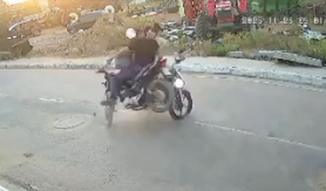 Forte batida frontal entre duas motocicletas deixa três feridos em Craíbas