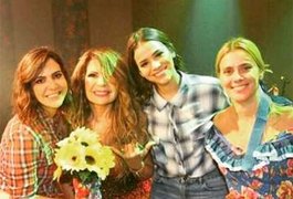 Marquezine dá recado em Festa Junina: 'Eu tô linda, livre, leve e solta'