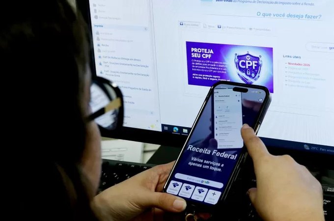 Receita paga lote extra da restituição do Imposto de Renda no dia 15; veja quem recebe