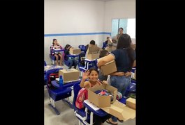 Prefeitura de Feira Grande entrega kits escolares para estudantes da rede municipal