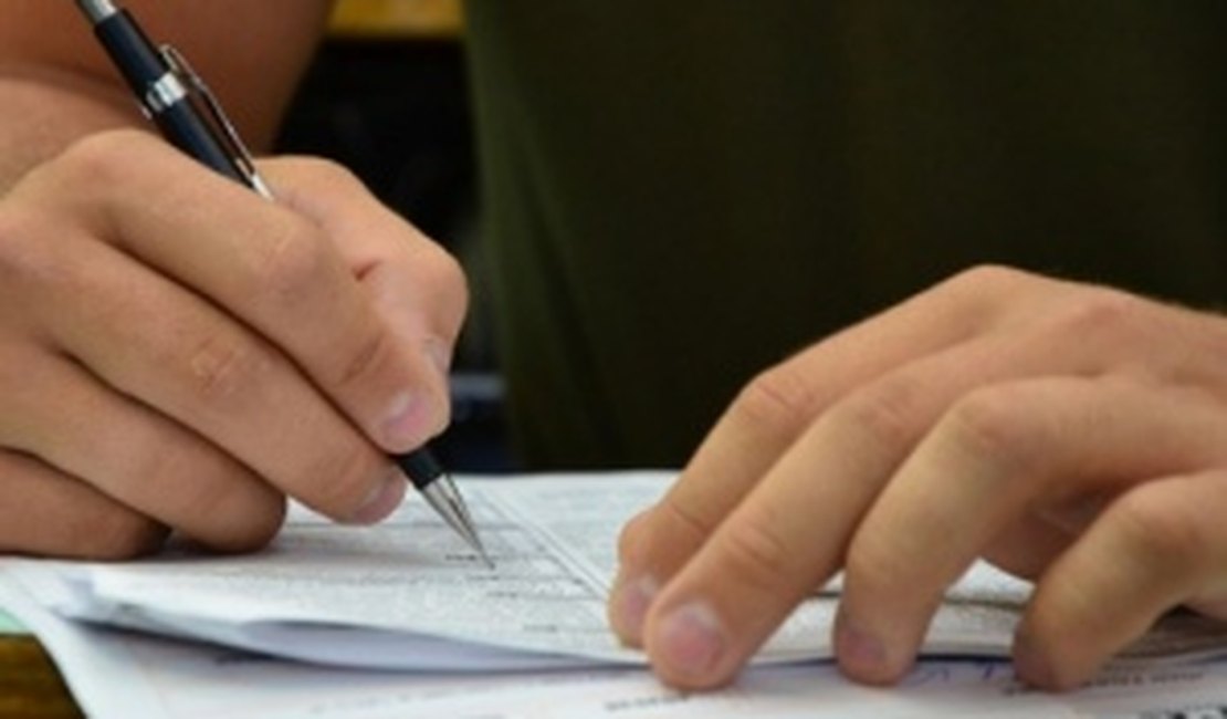 Governo de Alagoas anuncia edital do concurso da Educação nesta segunda-feira