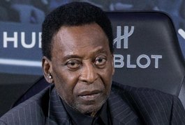 Pelé é internado em hospital de São Paulo