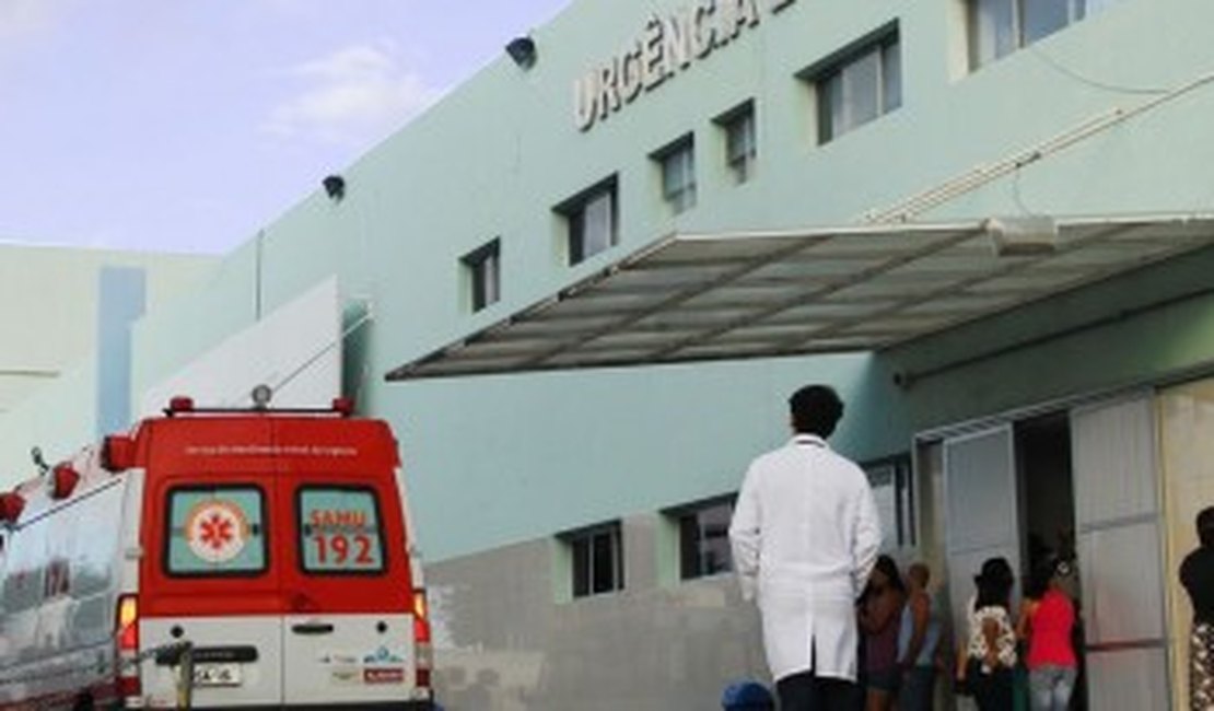 Menino de 4 anos esfaqueado no pescoço recebe alta médica