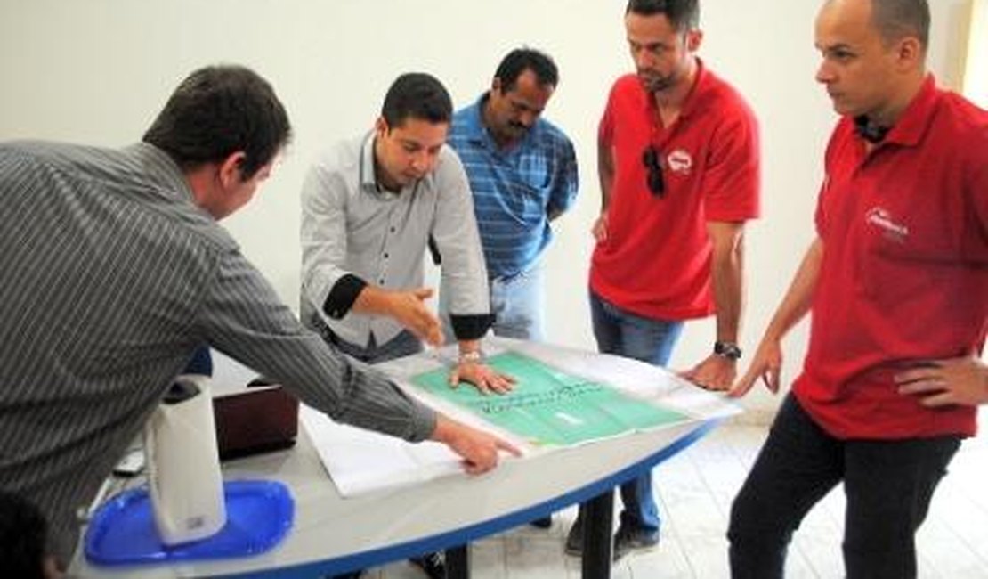 Prefeitura e engenheiros discutem sinalização do shopping